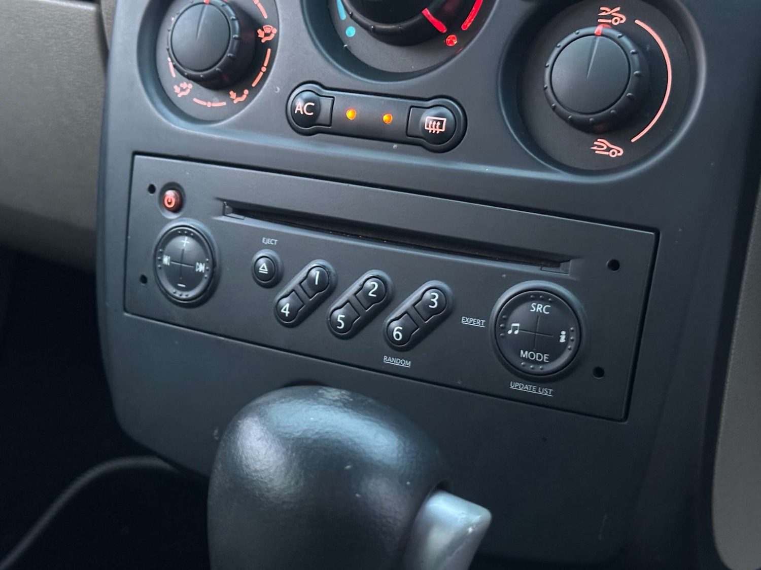 Used Renault Clio 2006 for sale - 77107837: Photo 21