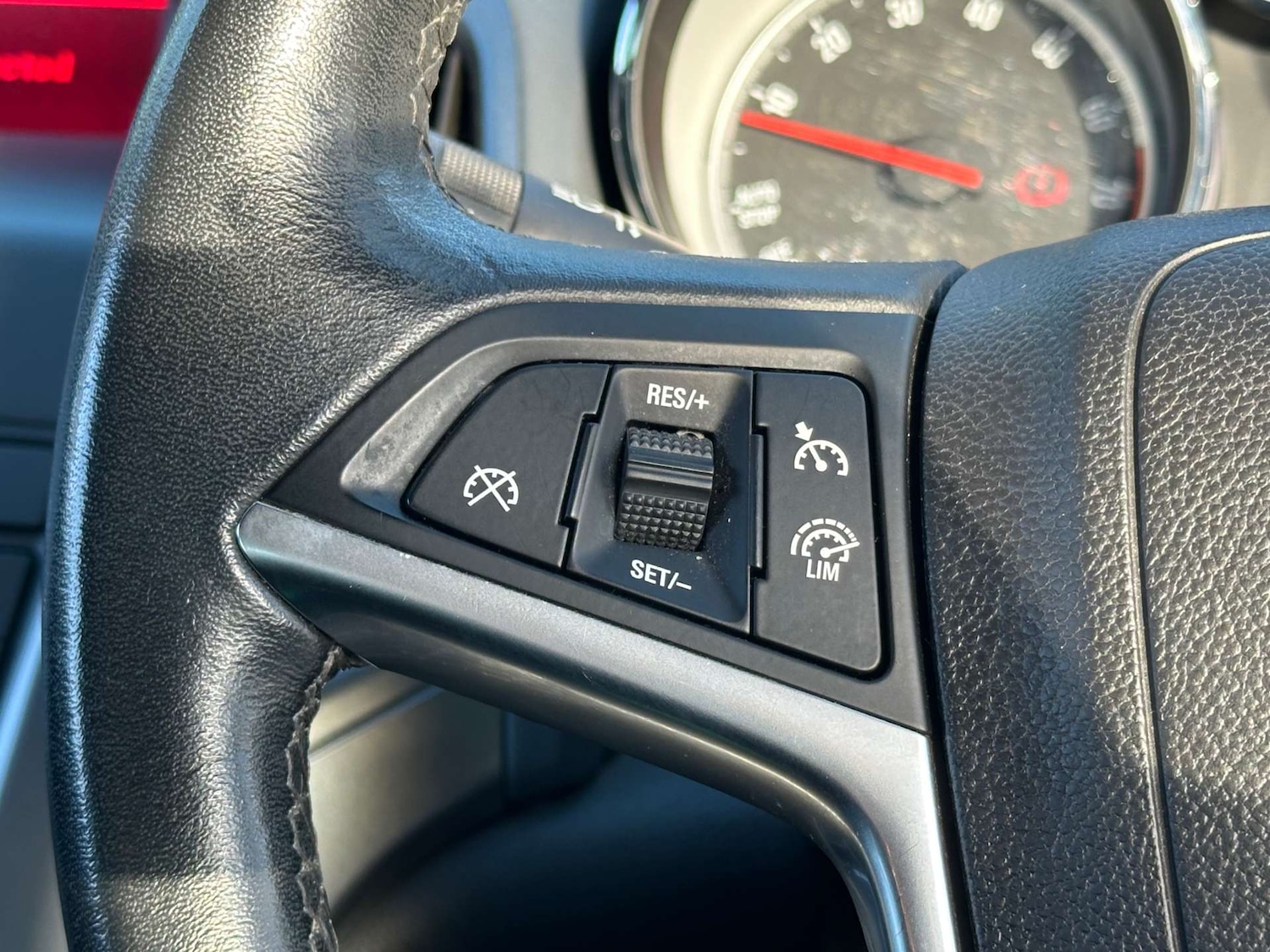 Used Vauxhall Astra 2015 for sale - 77022427: Photo 23