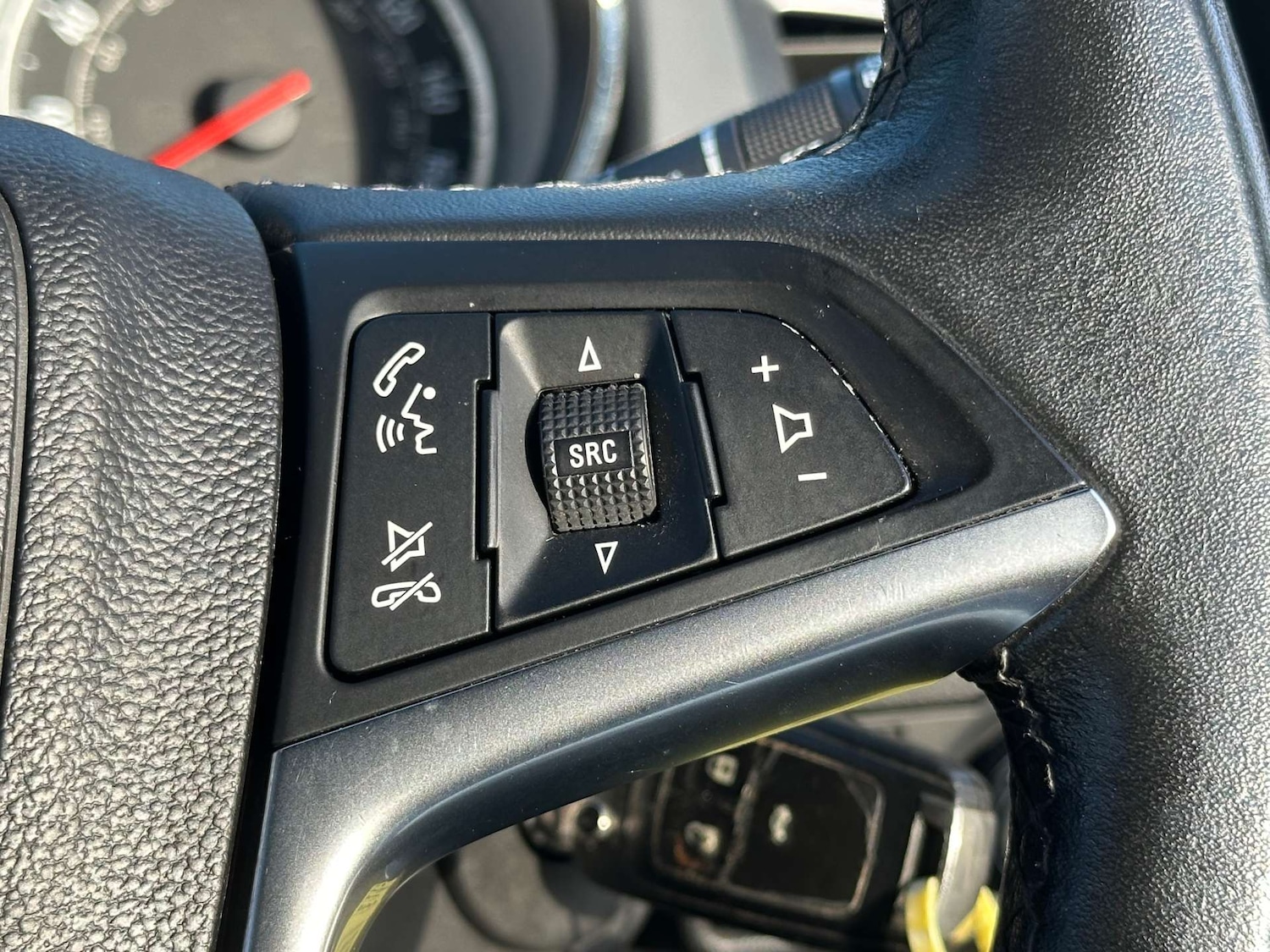 Used Vauxhall Astra 2015 for sale - 77022427: Photo 24