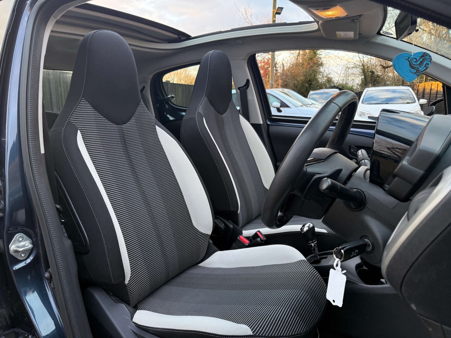 Used Peugeot 108 2015 for sale - 77483007: Photo 11