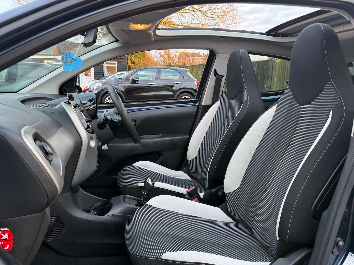 Used Peugeot 108 2015 for sale - 77483007: Photo 16