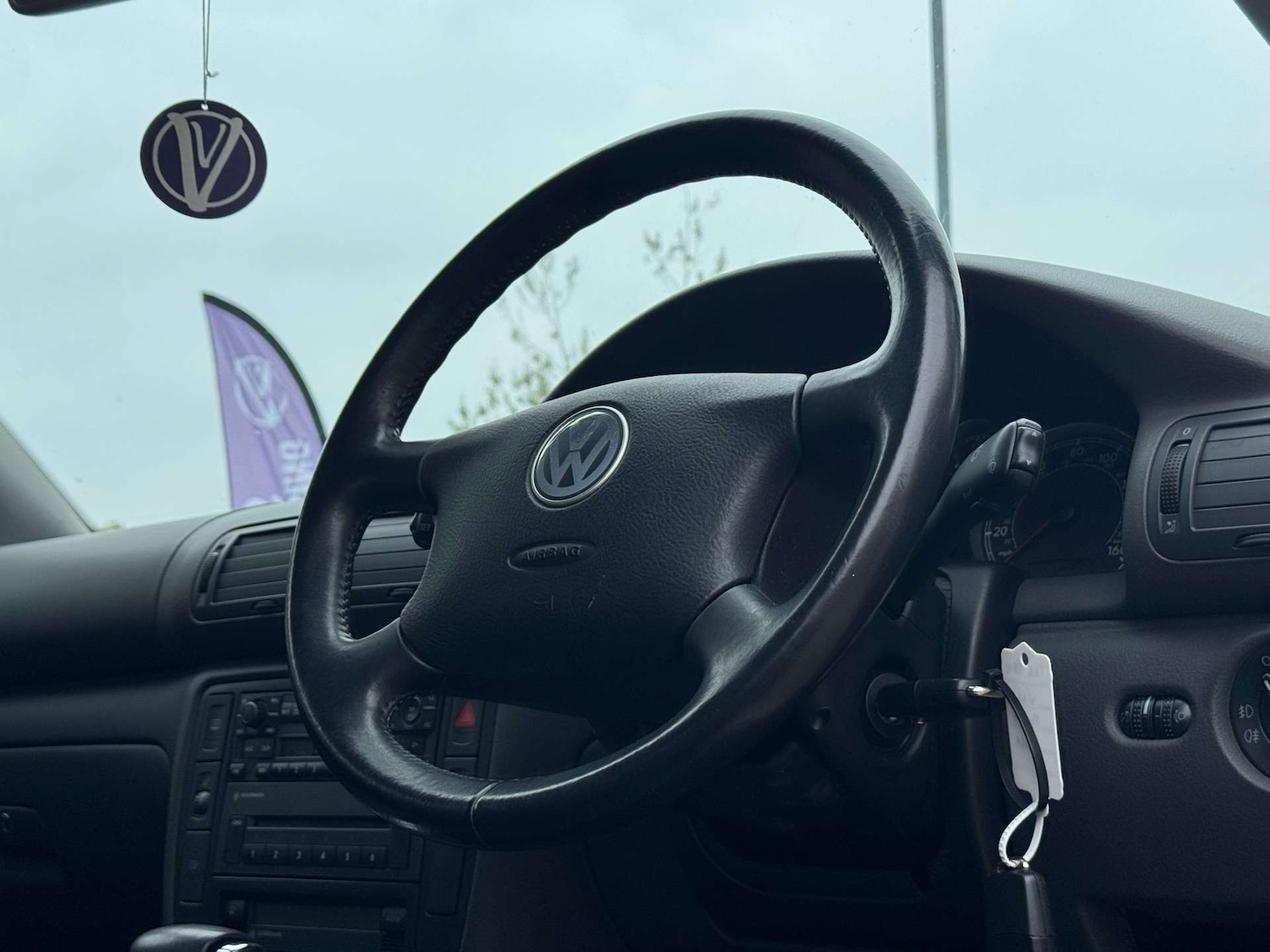 Used Volkswagen Passat 2004 for sale - 76245081: Photo 10