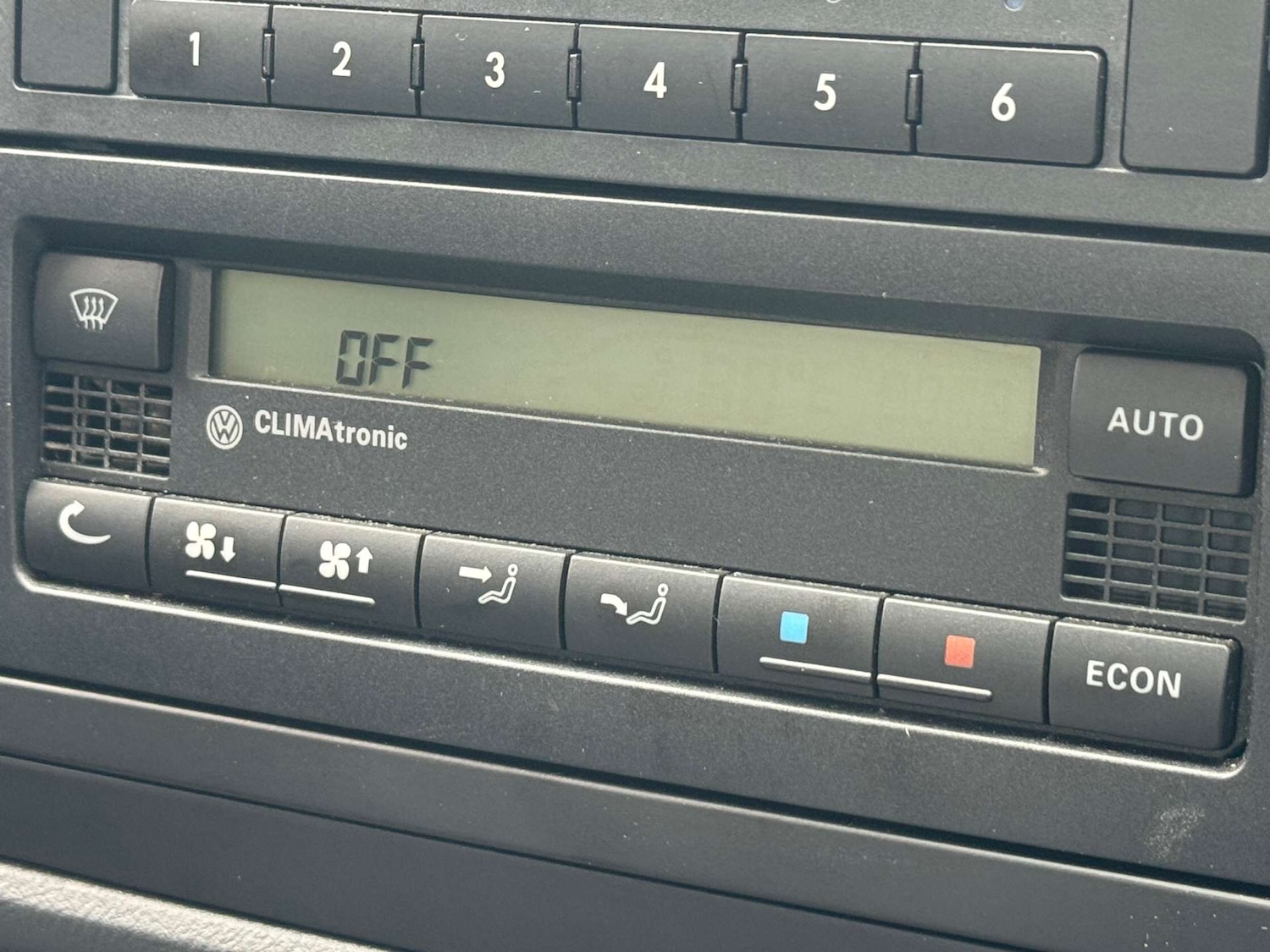 Used Volkswagen Passat 2004 for sale - 76245081: Photo 23