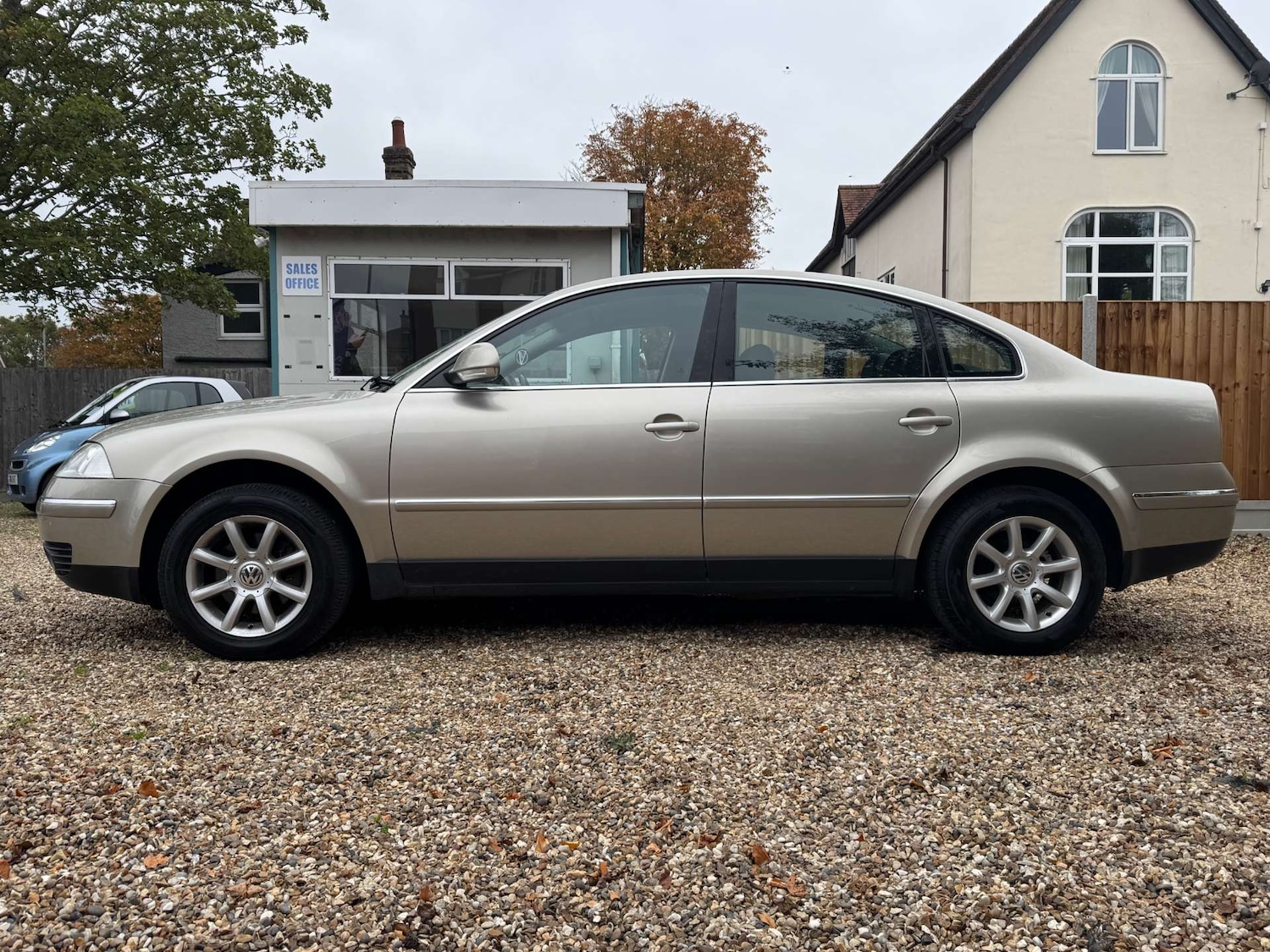 Used Volkswagen Passat 2004 for sale - 76245081: Photo 4