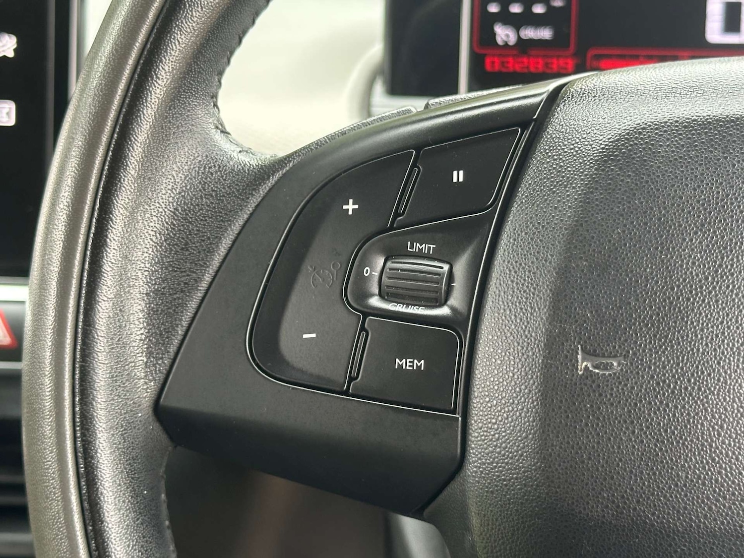 Used Citroen C4 Cactus 2015 for sale - 76101553: Photo 29