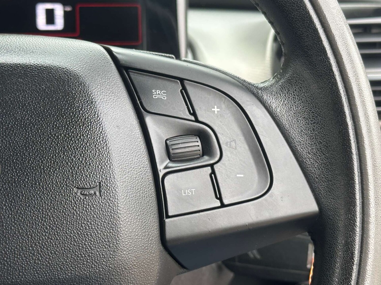 Used Citroen C4 Cactus 2015 for sale - 76101553: Photo 31