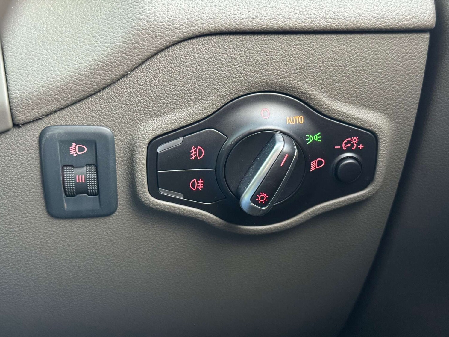 Used Audi Q5 2016 for sale - 77655521: Photo 32