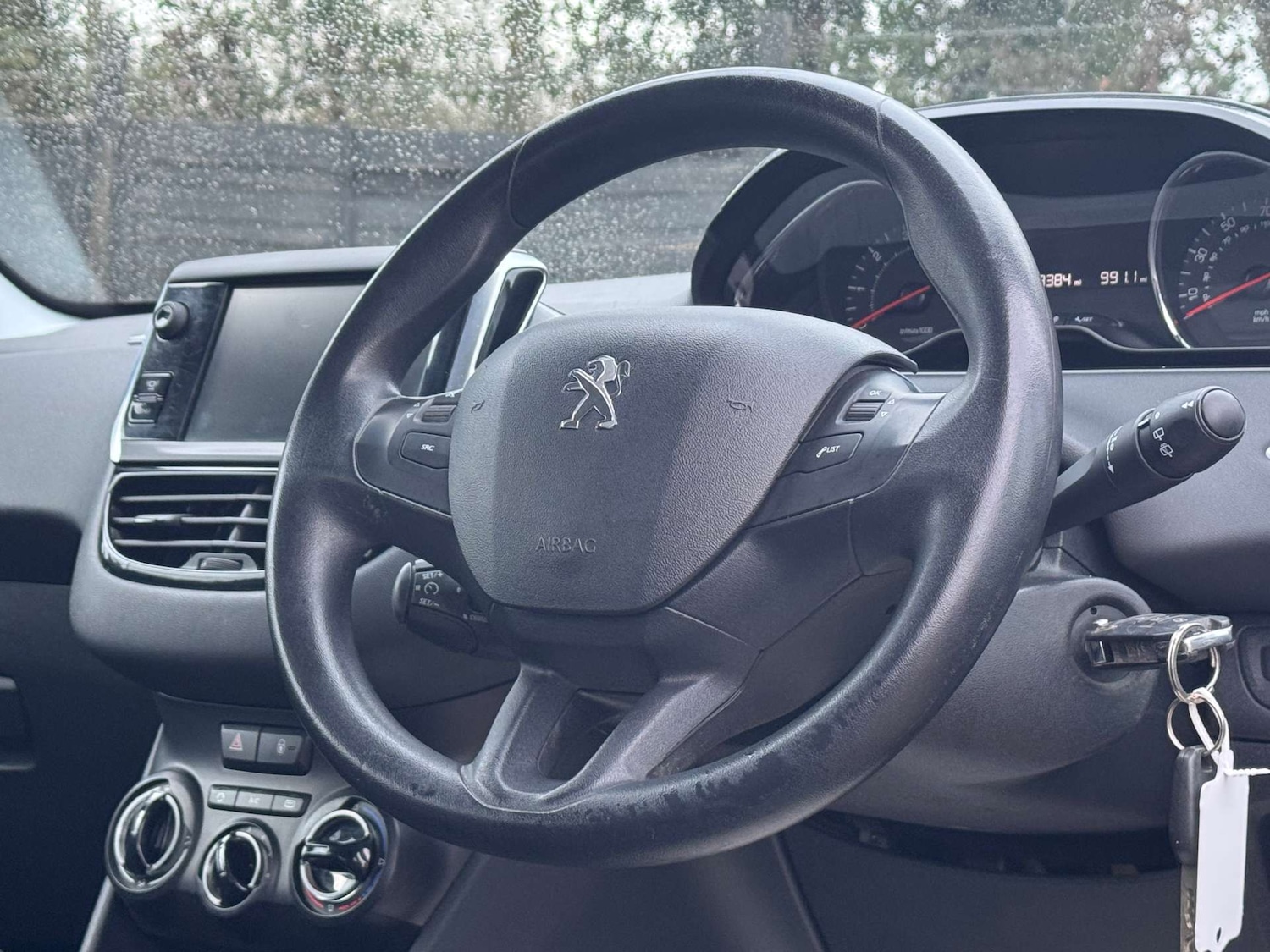 Used Peugeot 208 2013 for sale - 77162427: Photo 10