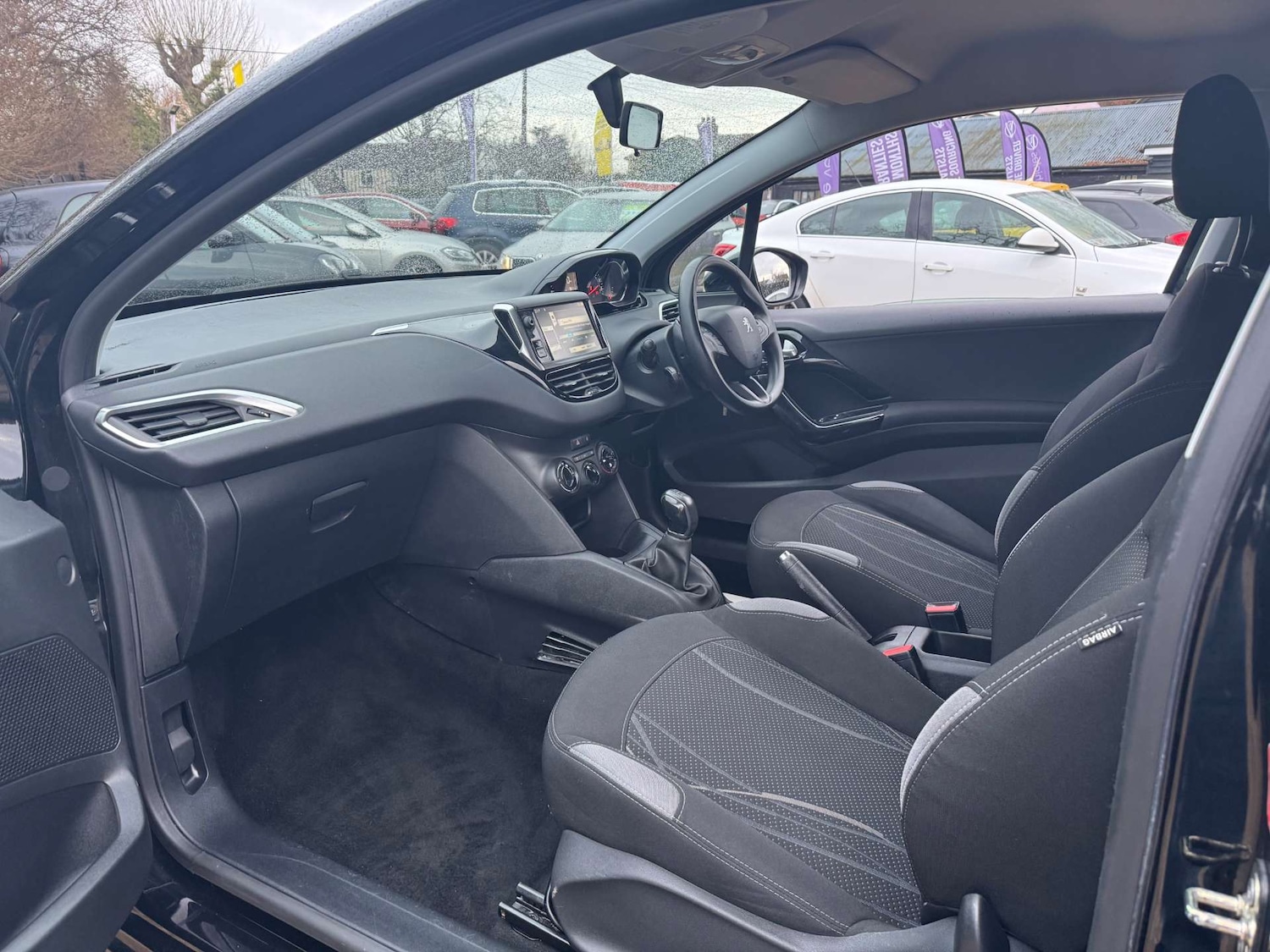 Used Peugeot 208 2013 for sale - 77162427: Photo 15