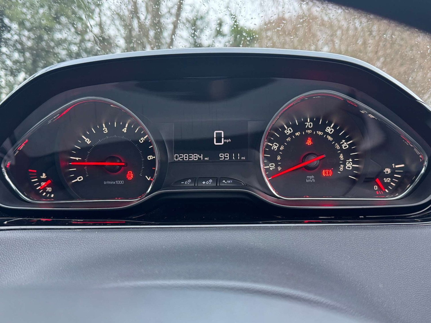 Used Peugeot 208 2013 for sale - 77162427: Photo 18