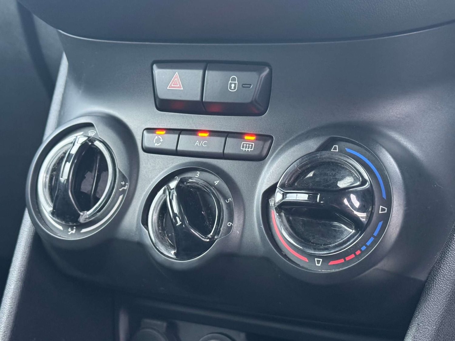 Used Peugeot 208 2013 for sale - 77162427: Photo 22