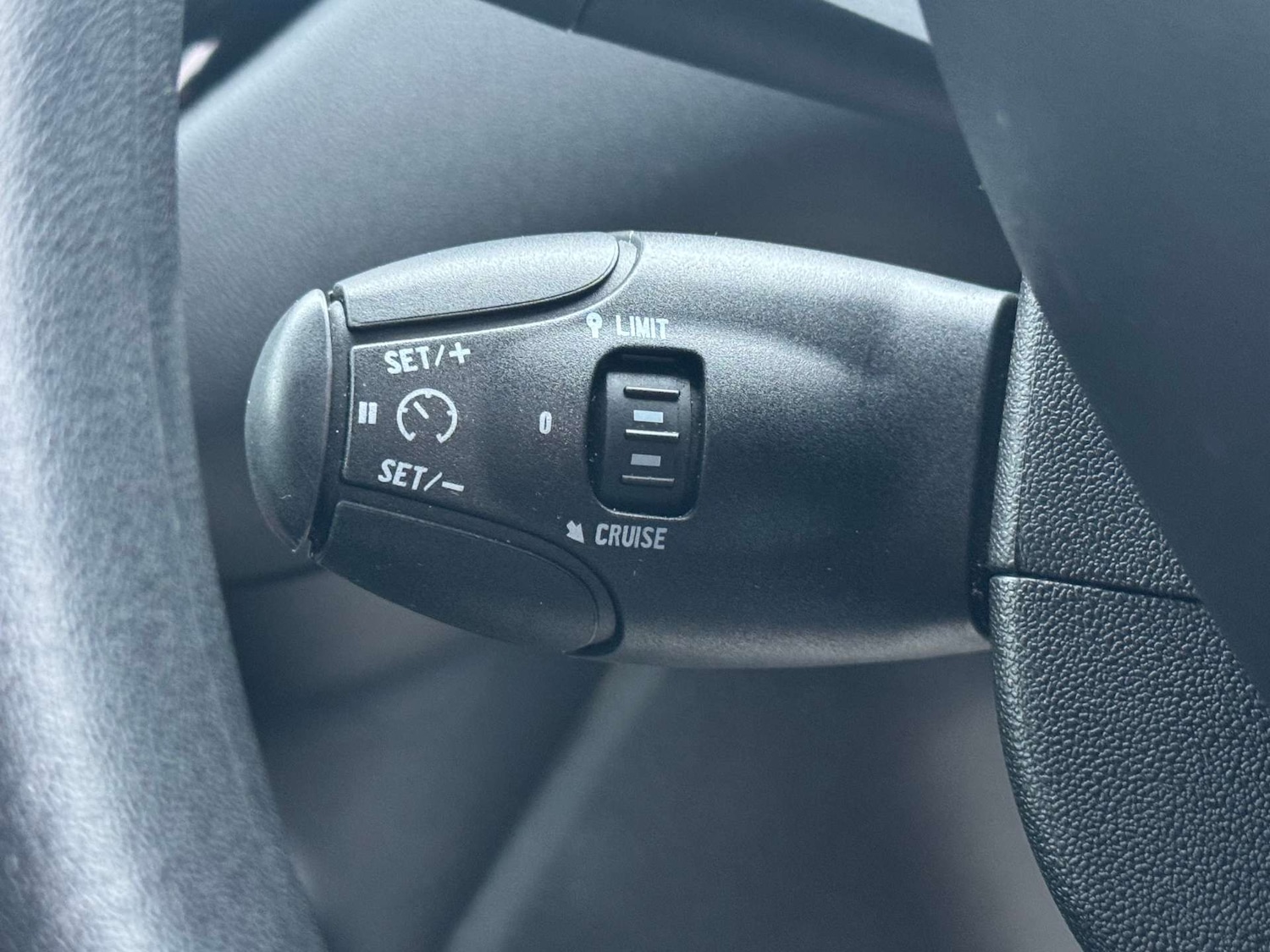 Used Peugeot 208 2013 for sale - 77162427: Photo 24