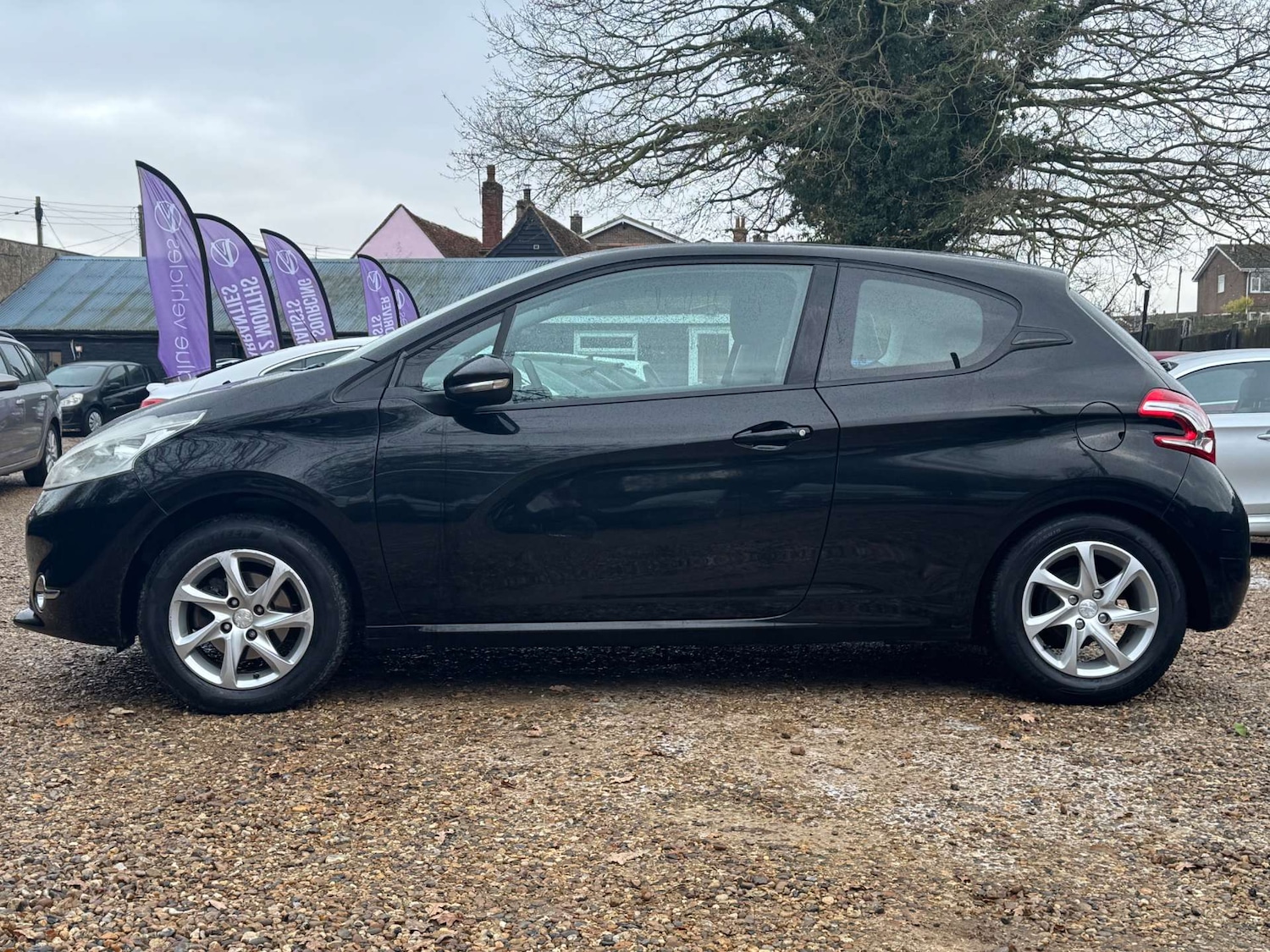 Used Peugeot 208 2013 for sale - 77162427: Photo 4