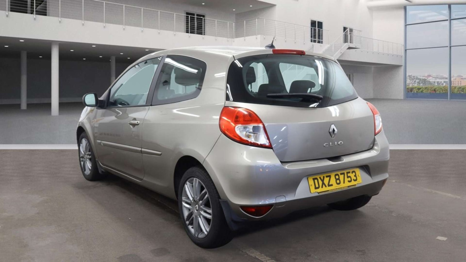 Used Renault Clio 2013 for sale - 76507204: Photo 3