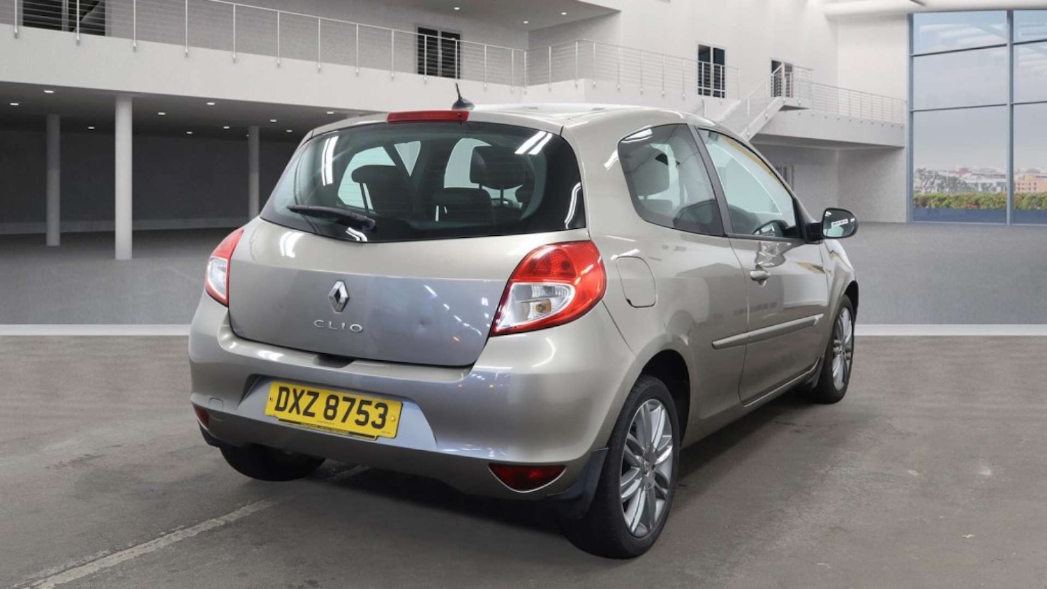 Used Renault Clio 2013 for sale - 76507204: Photo 4