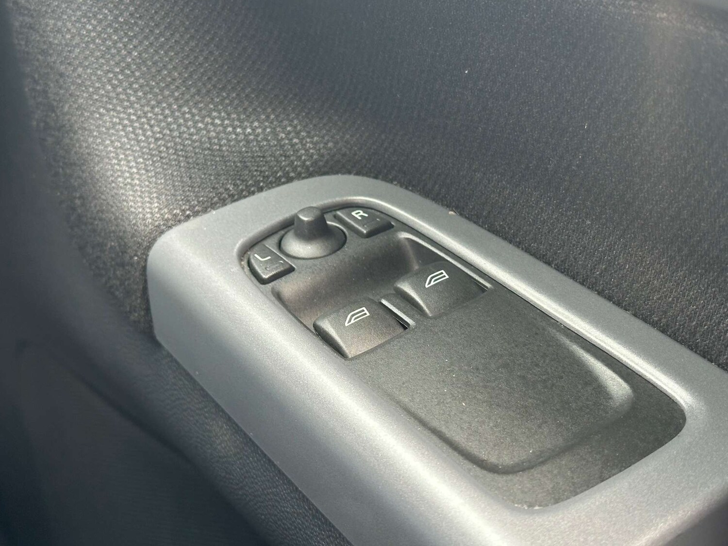 Used Volvo C30 2011 for sale - 77406069: Photo 24