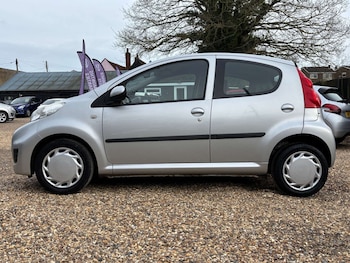 Used Peugeot 107 2010 for sale - 77903058: Photo