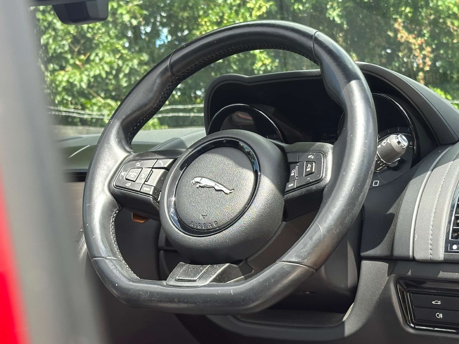 Used Jaguar F-Type 2013 for sale - 76601925: Photo 11