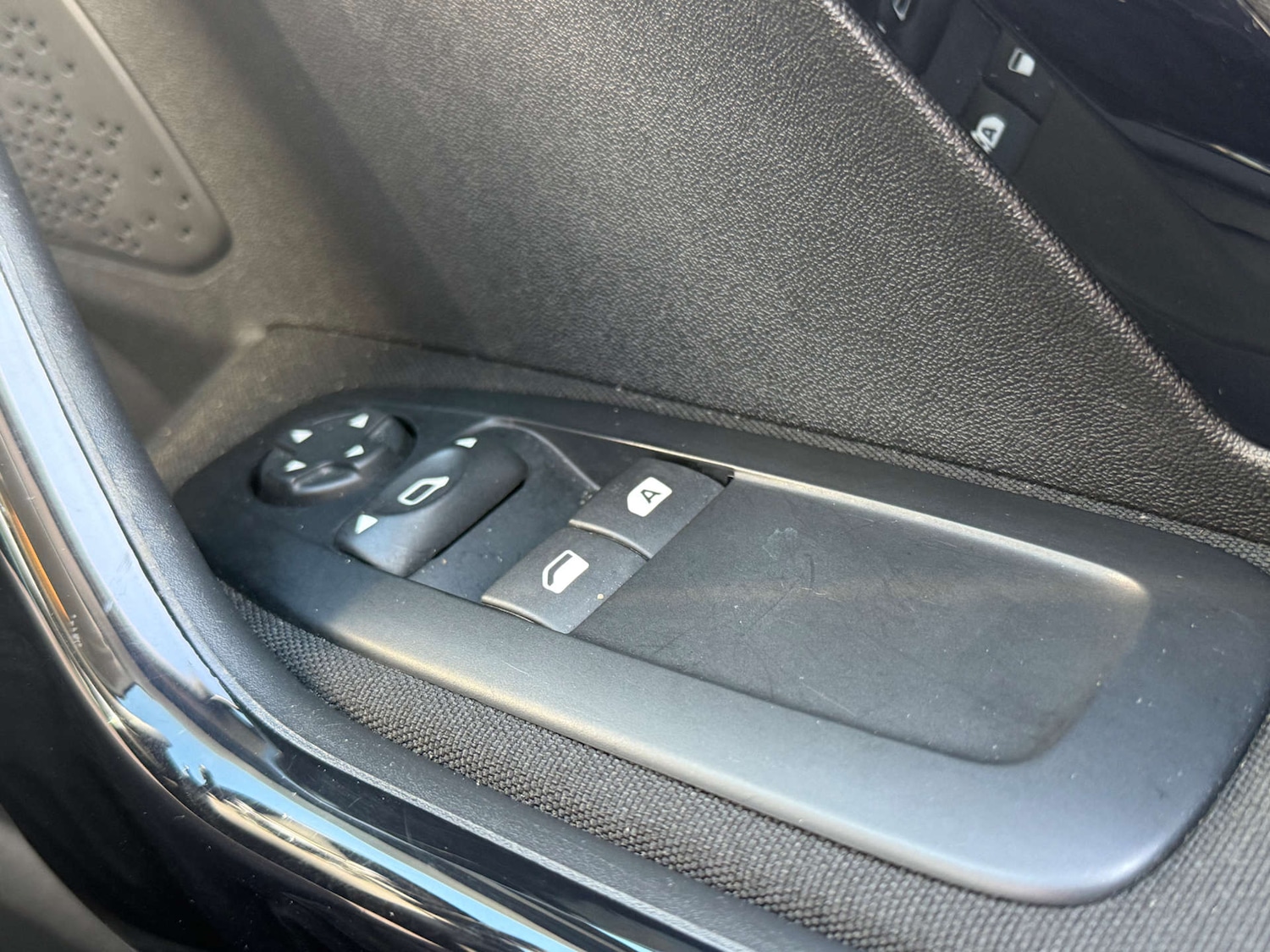 Used Peugeot 208 2016 for sale - 77655549: Photo 23