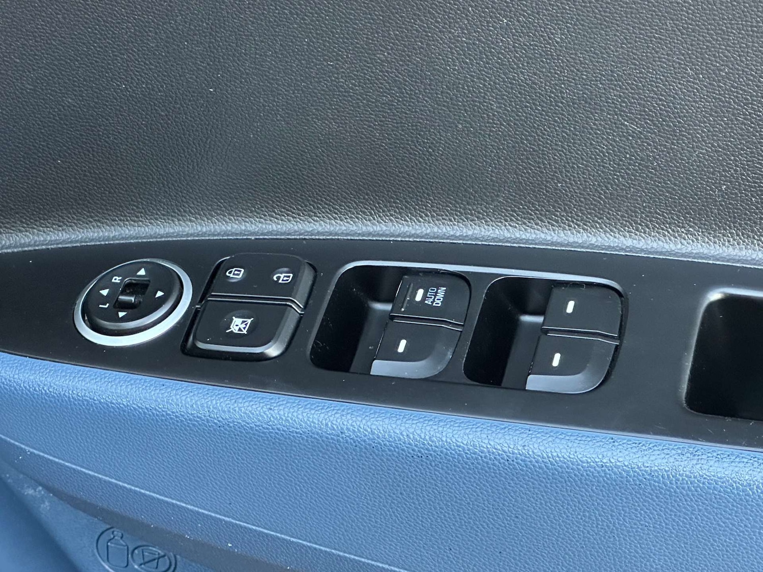 Used Hyundai i10 2016 for sale - 77101103: Photo 28