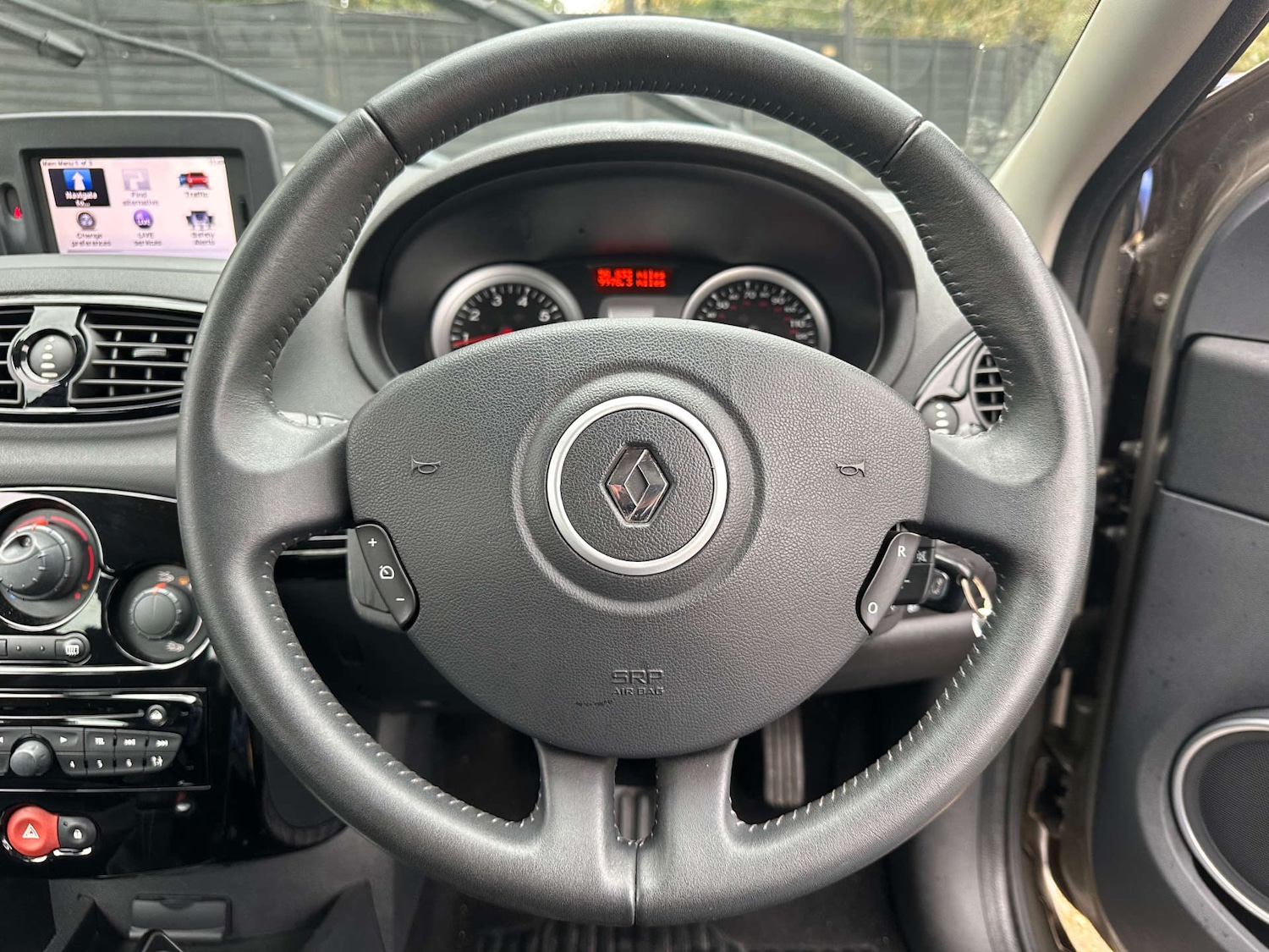 Used Renault Clio 2013 for sale - 76836441: Photo 17