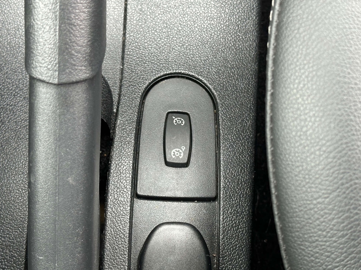 Used Renault Clio 2013 for sale - 76836441: Photo 23