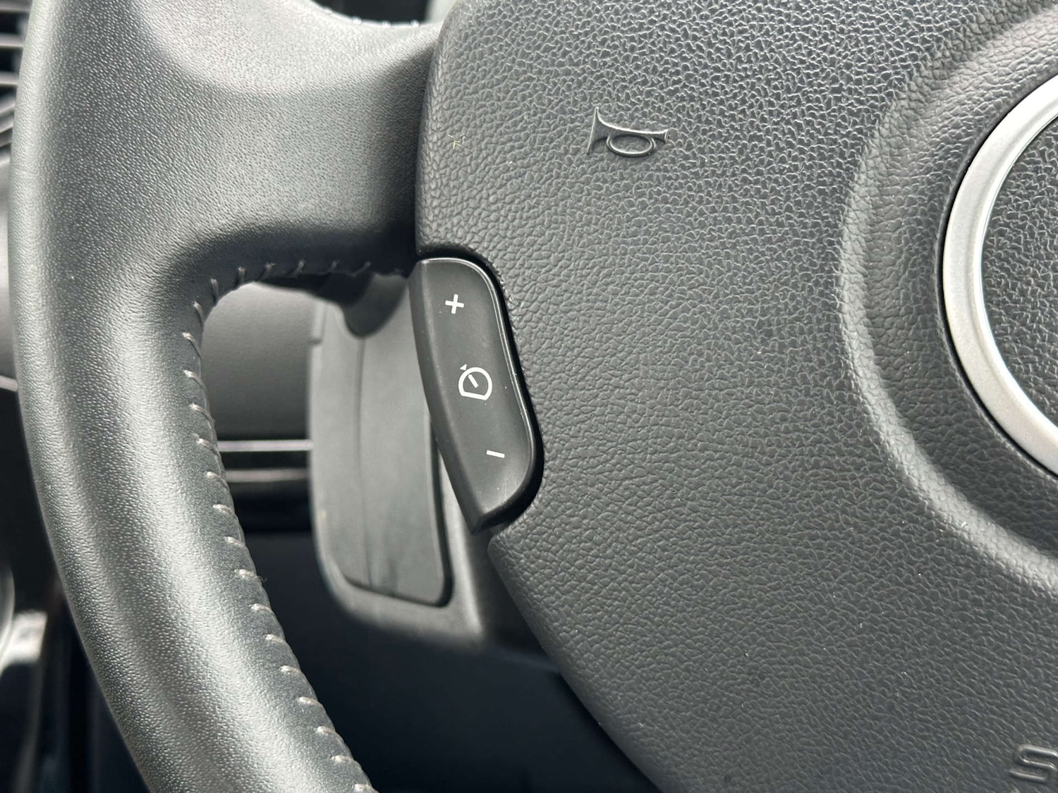 Used Renault Clio 2013 for sale - 76836441: Photo 24