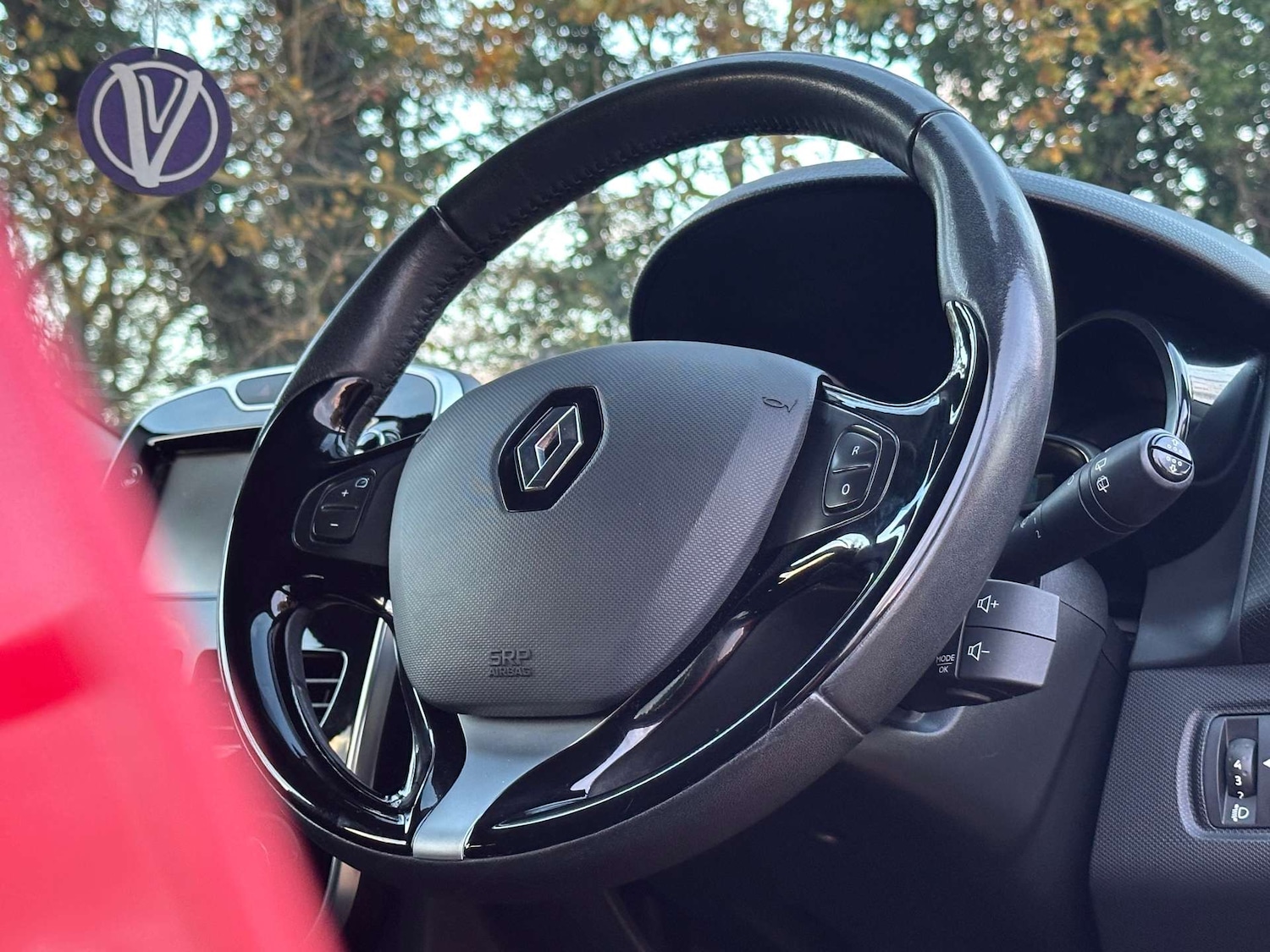 Used Renault Clio 2015 for sale - 76830115: Photo 11