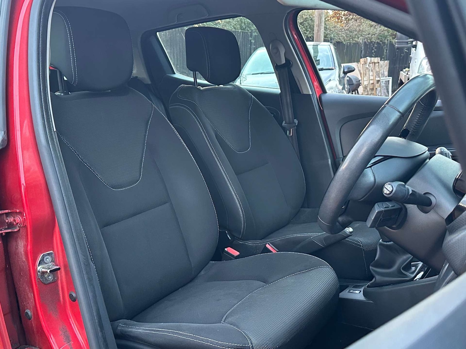 Used Renault Clio 2015 for sale - 76830115: Photo 12