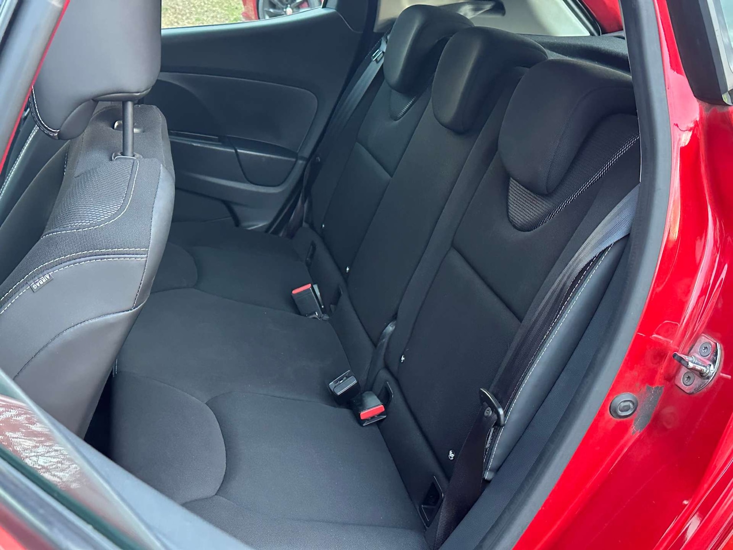 Used Renault Clio 2015 for sale - 76830115: Photo 15