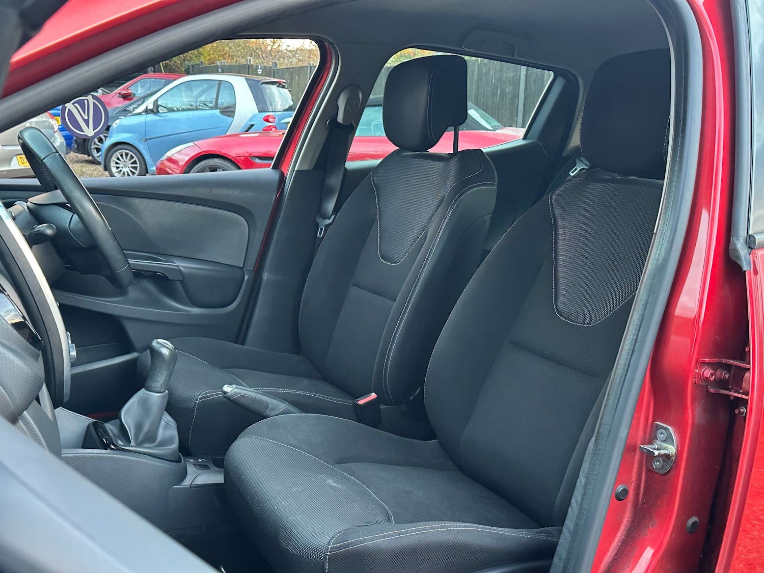 Used Renault Clio 2015 for sale - 76830115: Photo 17