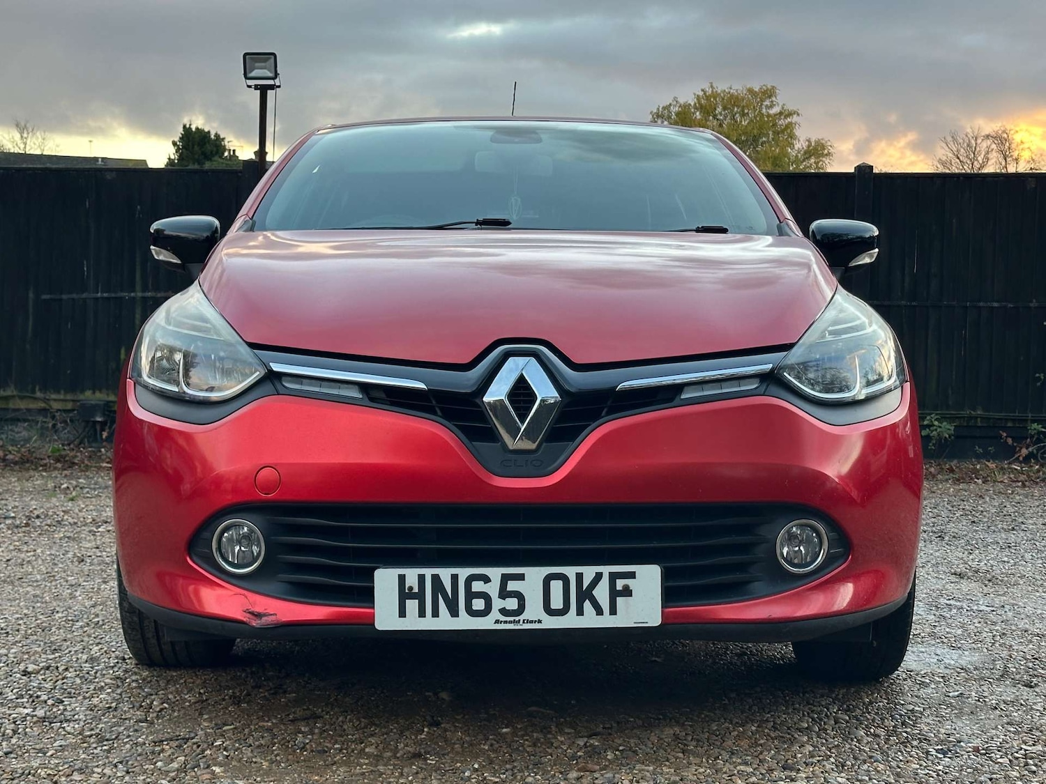 Used Renault Clio 2015 for sale - 76830115: Photo 2