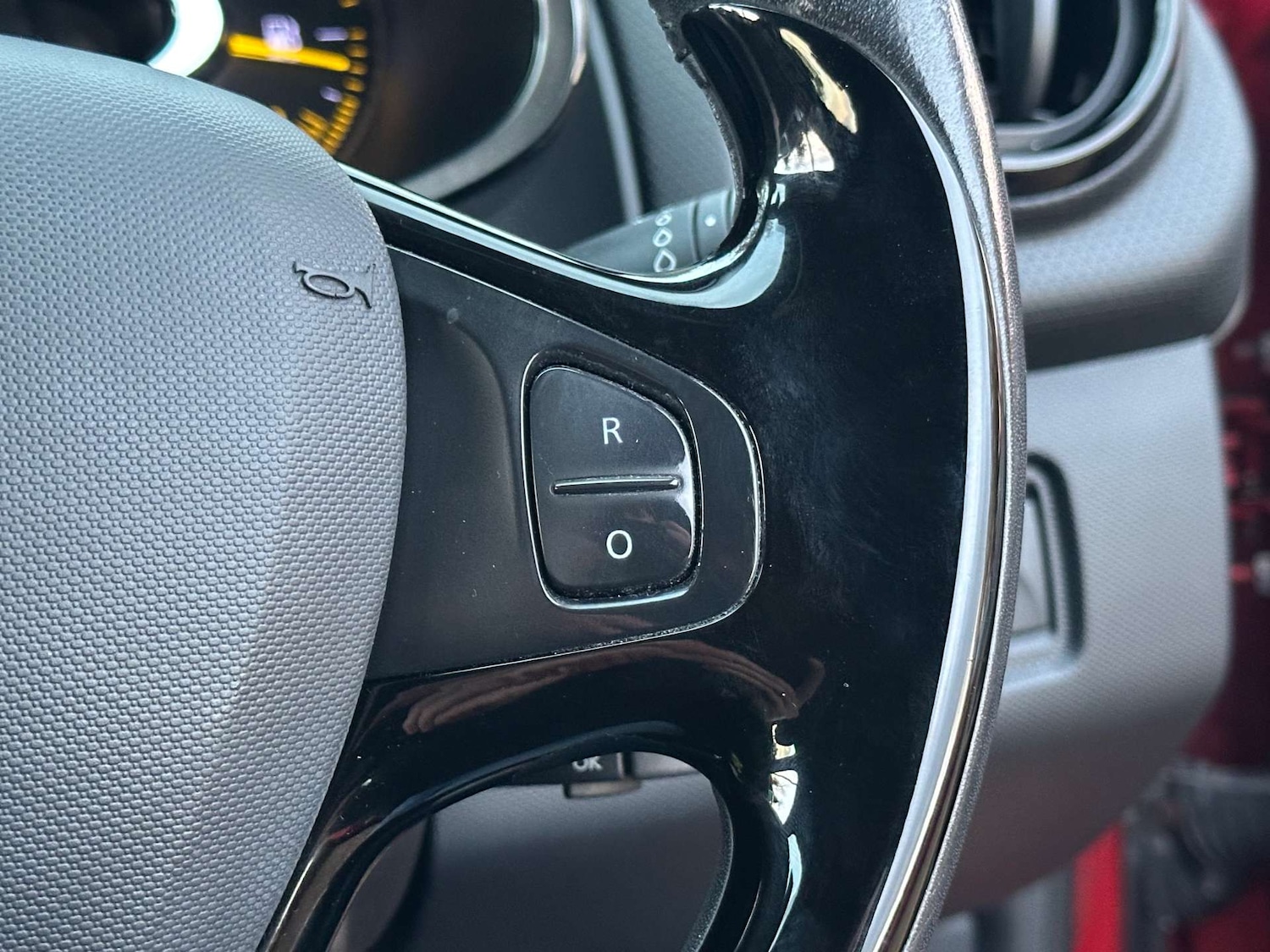 Used Renault Clio 2015 for sale - 76830115: Photo 27