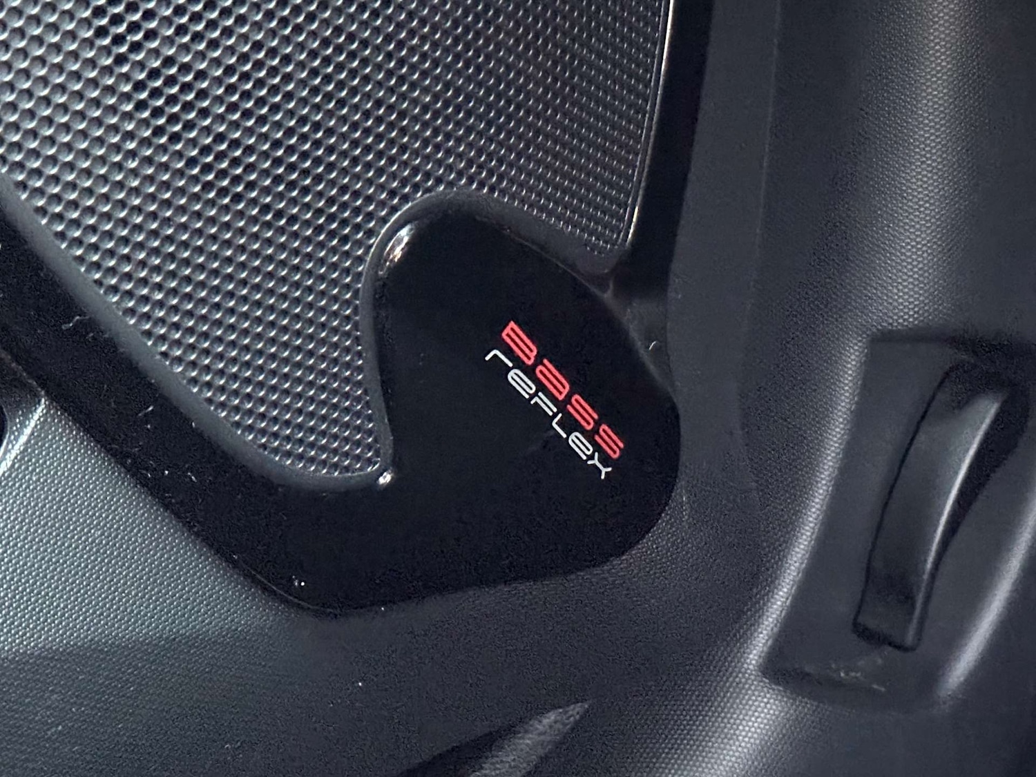 Used Renault Clio 2015 for sale - 76830115: Photo 28