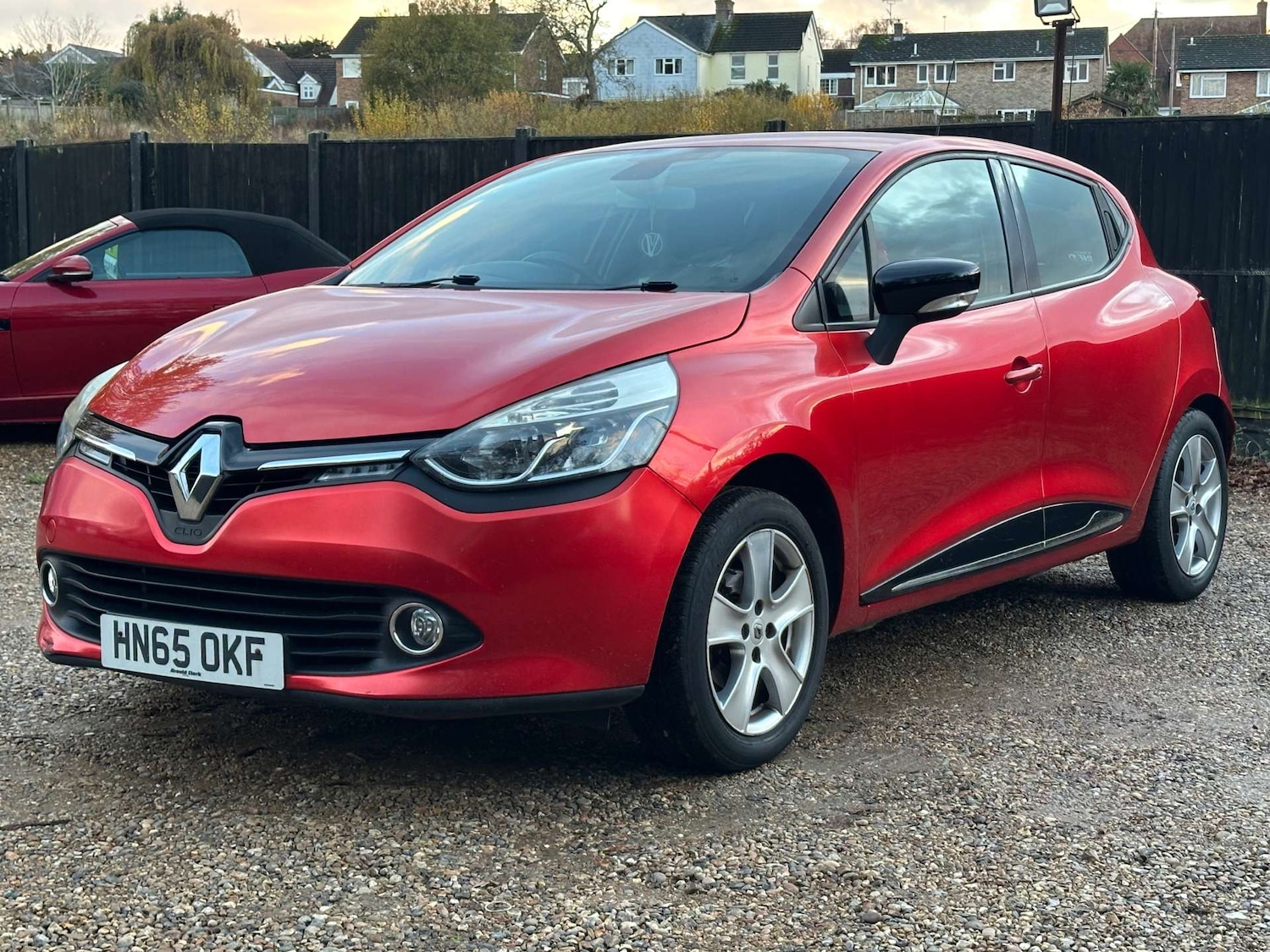 Used Renault Clio 2015 for sale - 76830115: Photo 3
