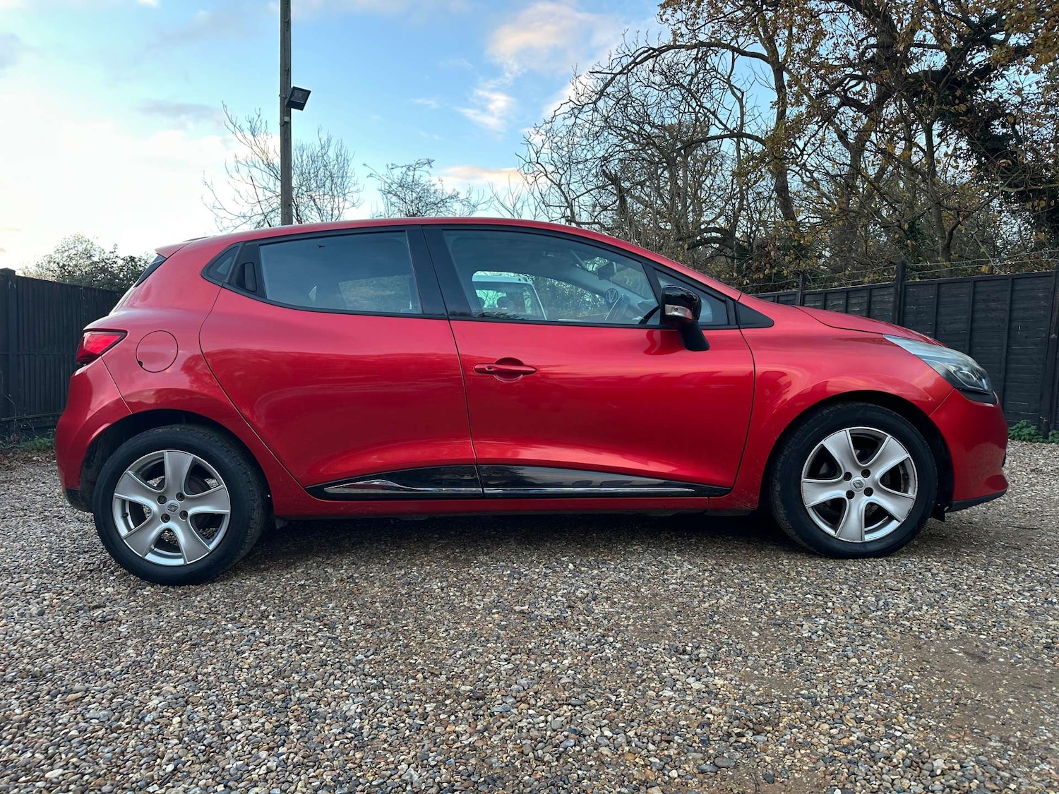 Used Renault Clio 2015 for sale - 76830115: Photo 9