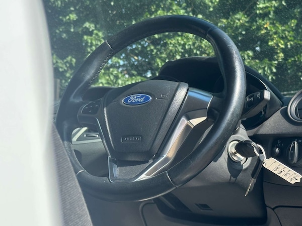Used Ford Fiesta 2015 for sale - 76194678: Photo 10