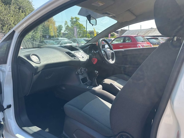 Used Ford Fiesta 2015 for sale - 76194678: Photo 13