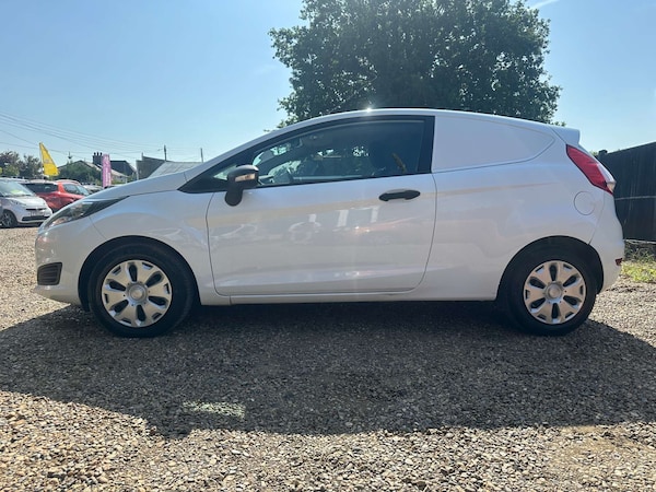 Used Ford Fiesta 2015 for sale - 76194678: Photo 4