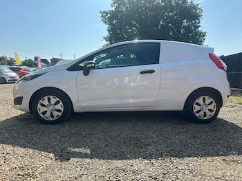 Used Ford Fiesta 2015 for sale - 76194678: Photo 4