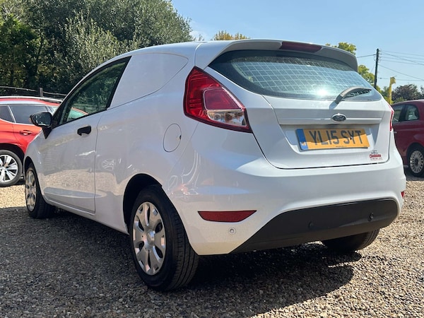 Used Ford Fiesta 2015 for sale - 76194678: Photo 5