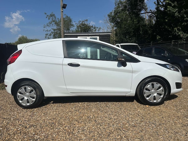Used Ford Fiesta 2015 for sale - 76194678: Photo 8