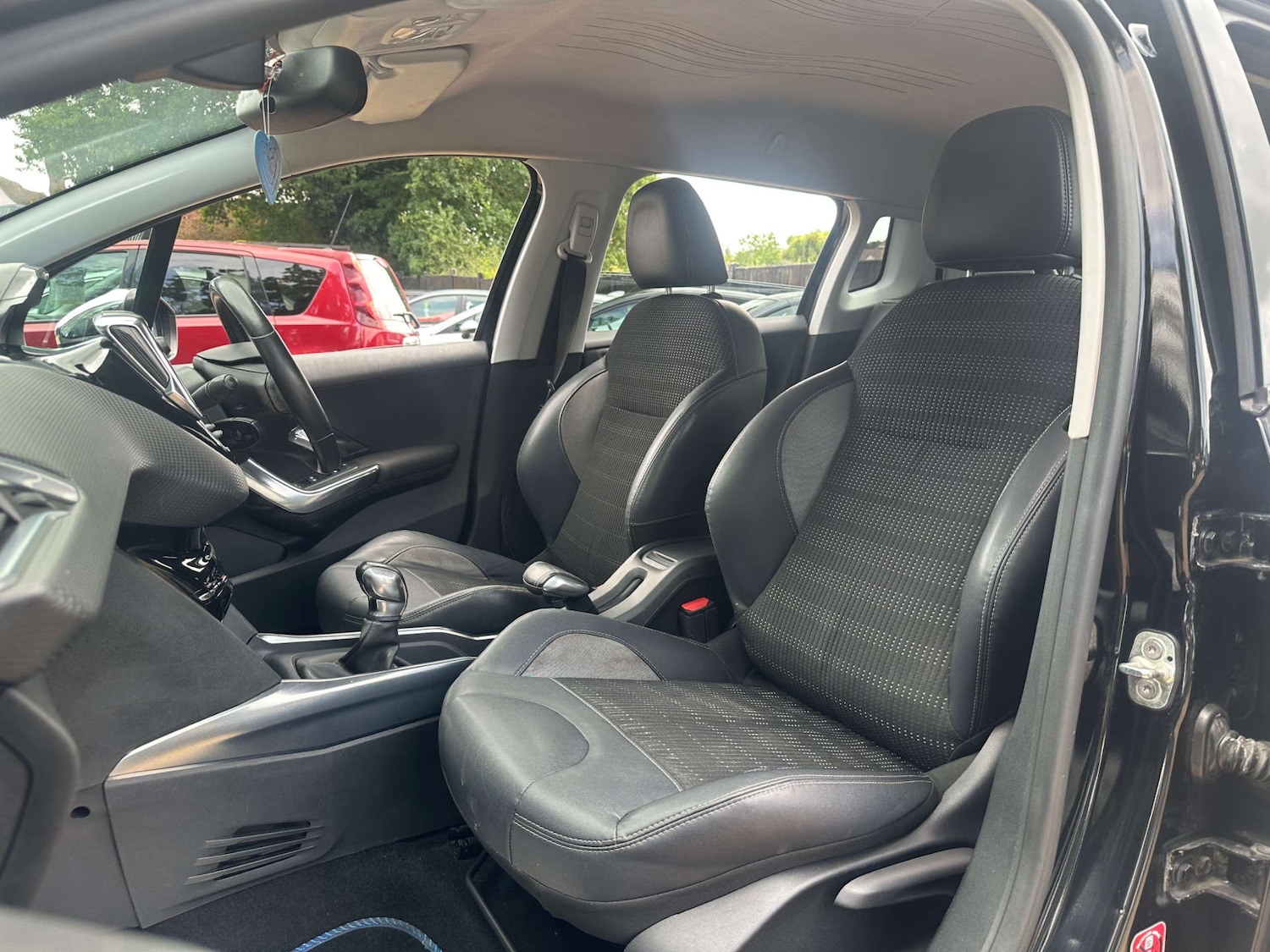 Used Peugeot 2008 2014 for sale - 77056473: Photo 17