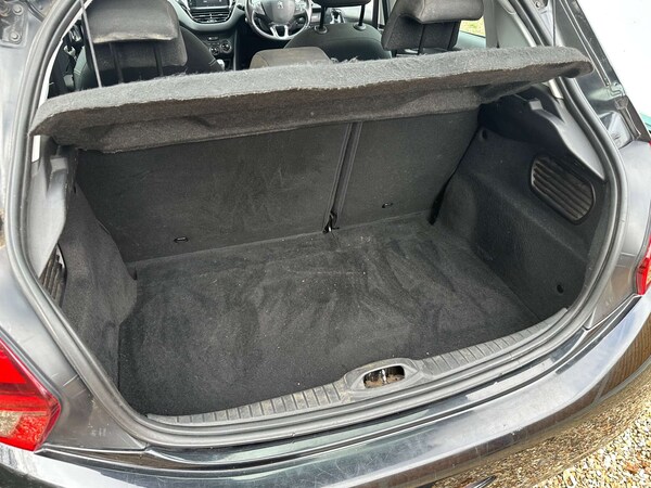 Used Peugeot 208 2015 for sale - 76210021: Photo 13