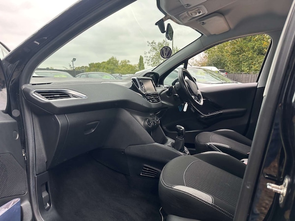 Used Peugeot 208 2015 for sale - 76210021: Photo 15