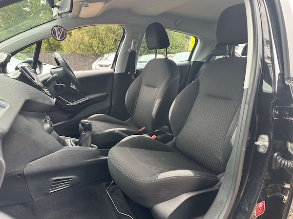 Used Peugeot 208 2015 for sale - 76210021: Photo 16