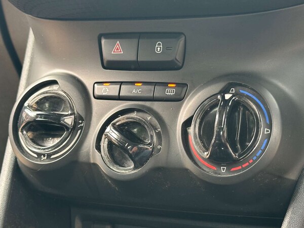 Used Peugeot 208 2015 for sale - 76210021: Photo 24