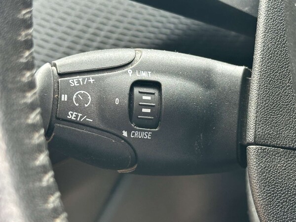 Used Peugeot 208 2015 for sale - 76210021: Photo 26