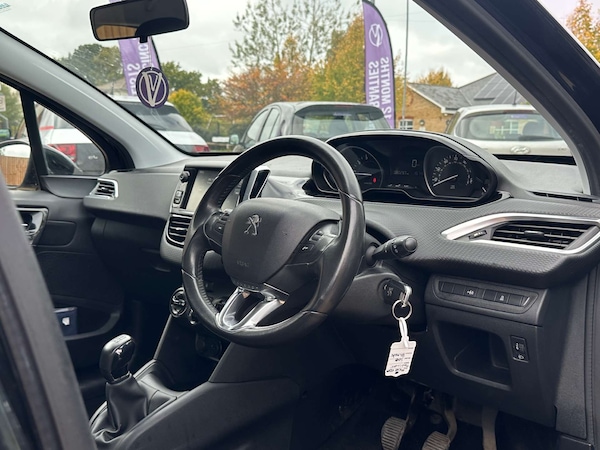 Used Peugeot 208 2015 for sale - 76210021: Photo 9