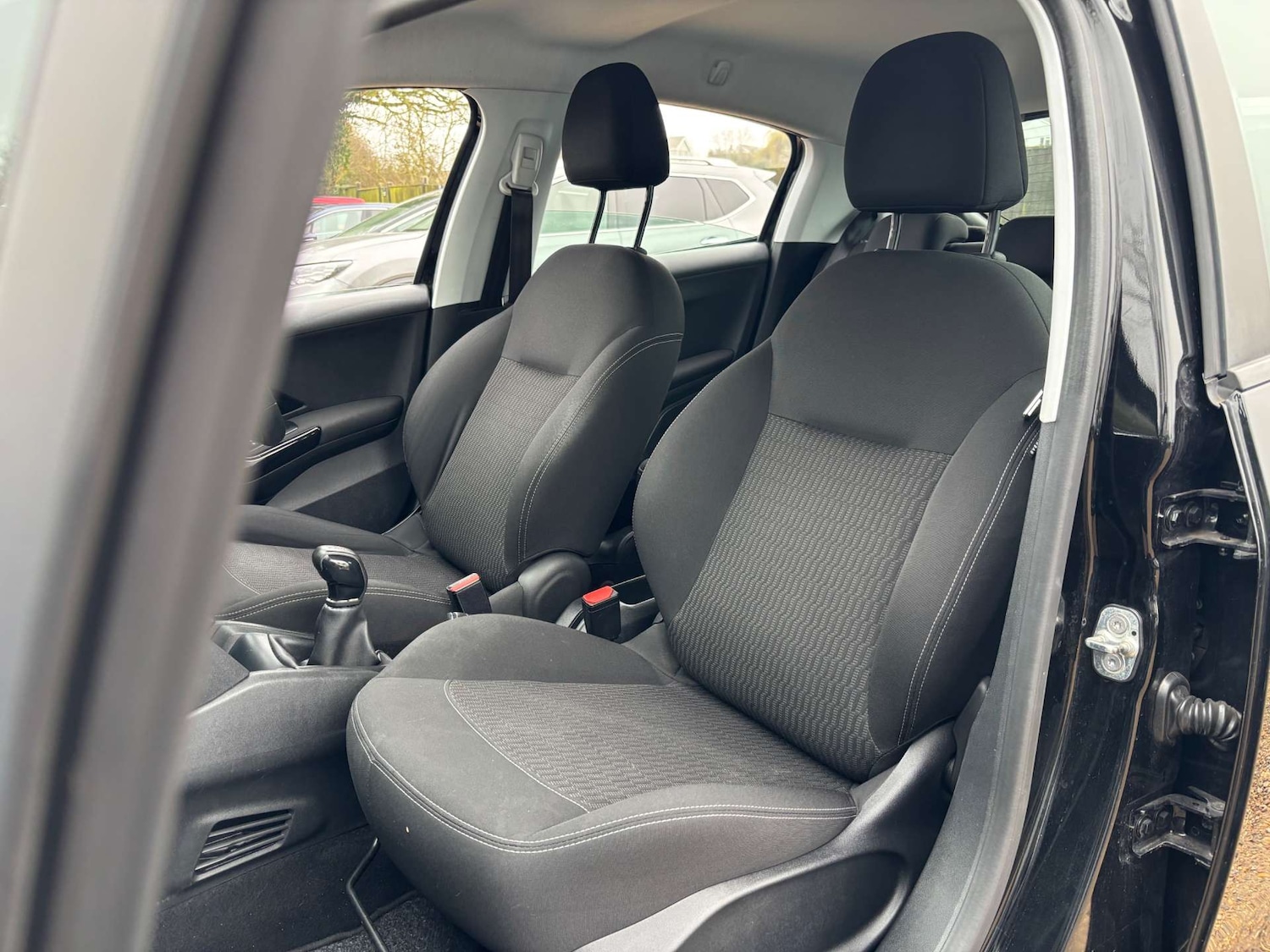 Used Peugeot 208 2018 for sale - 77836393: Photo 16